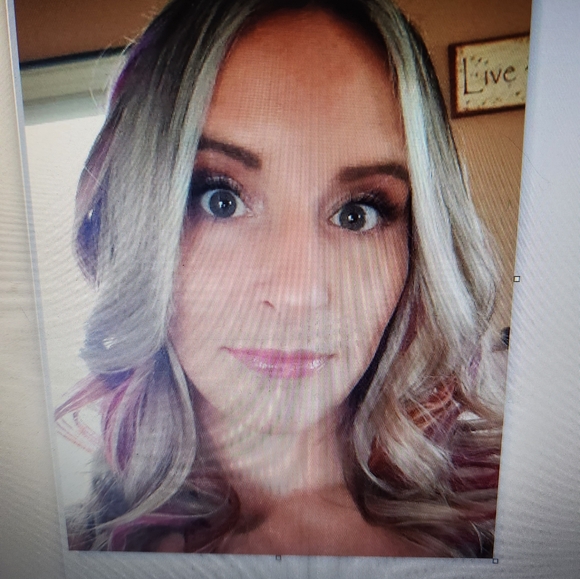 Meet your Posher, Jenn Aka Quinny - Picture 9 of 13